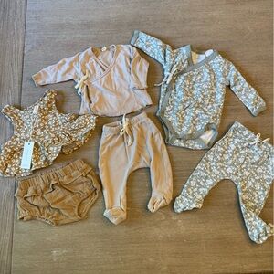 Quincy Mae and Jamie Kay matching sets 0-3 months.